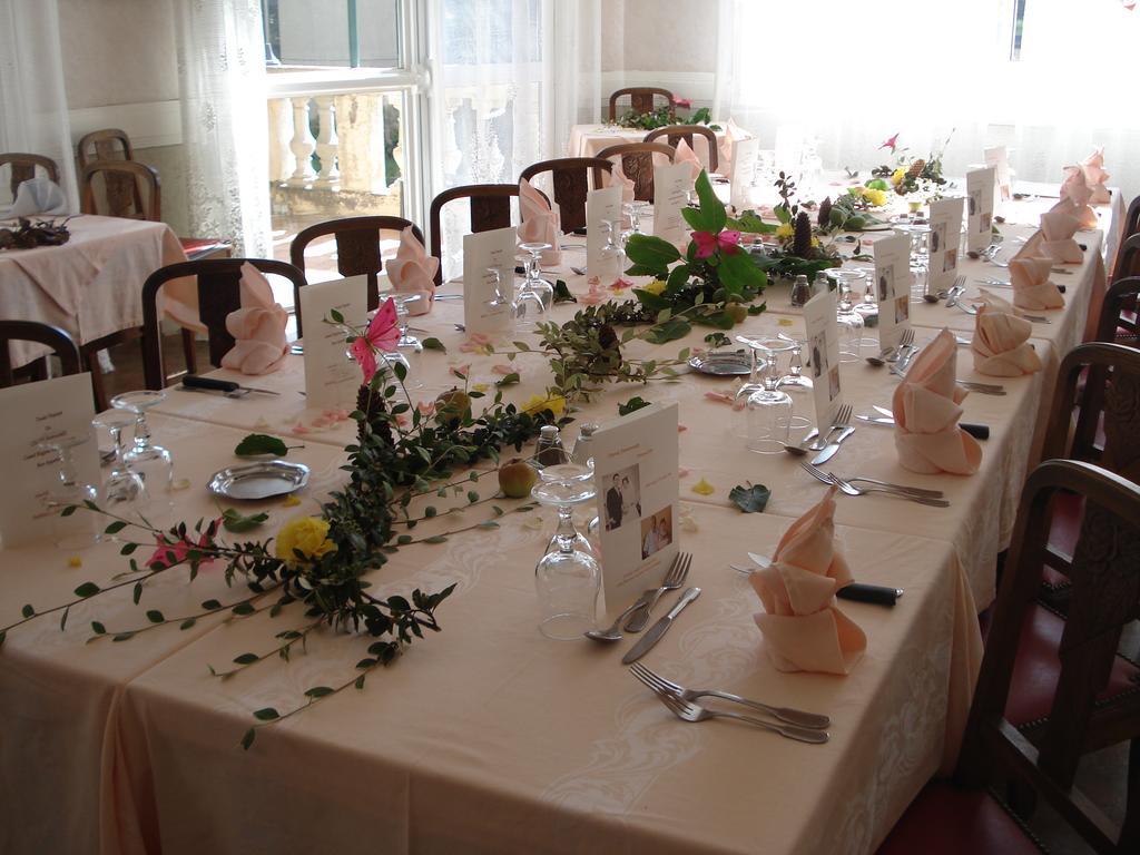 Castel Regina Hotel Châtel-Guyon Esterno foto